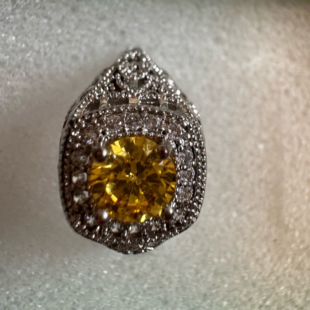 Elegant Sterling  Silver and Yellow Gemstone Ring - Picture 6 of 12